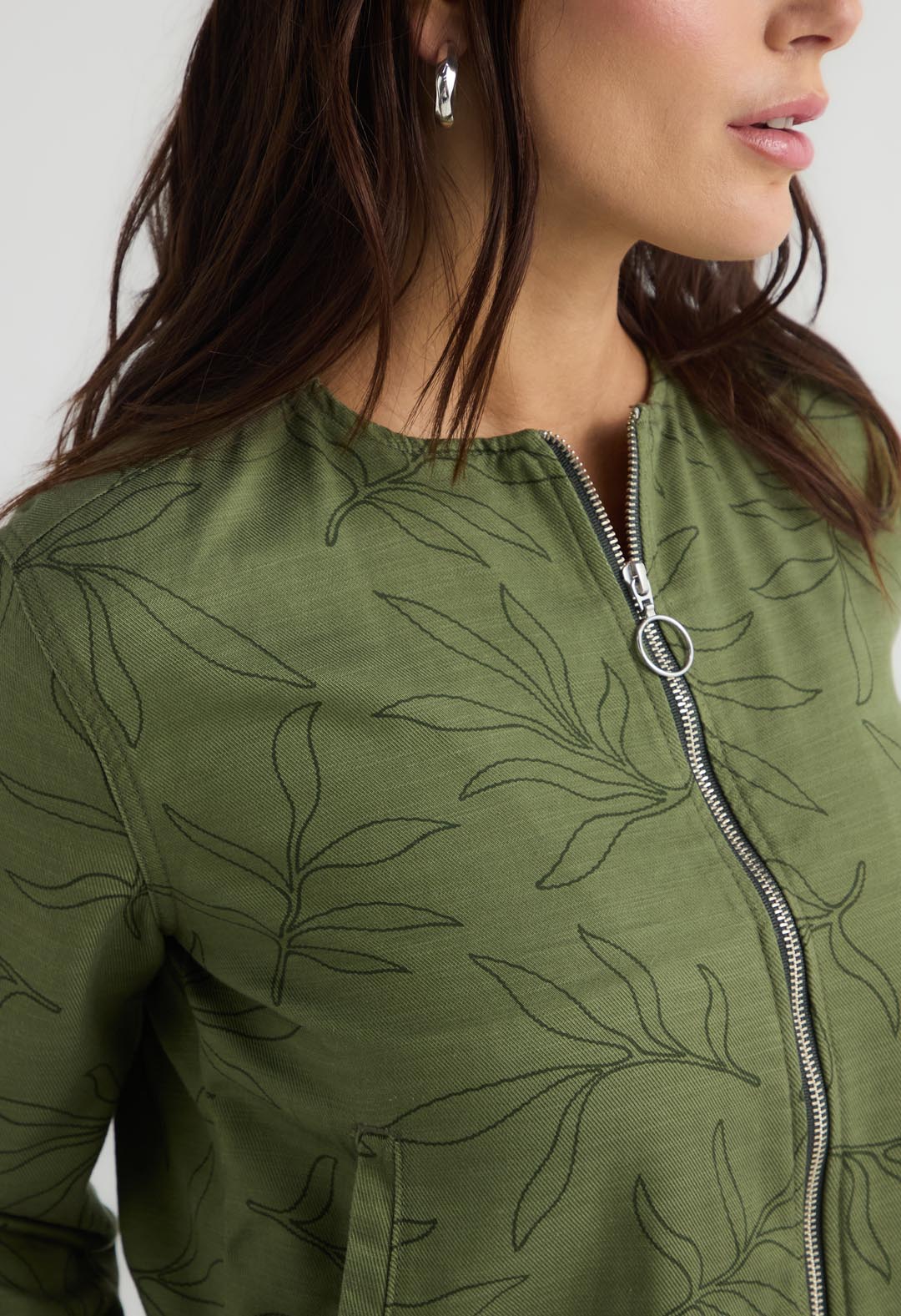 Chaqueta manga larga verde efecto lino para mujer