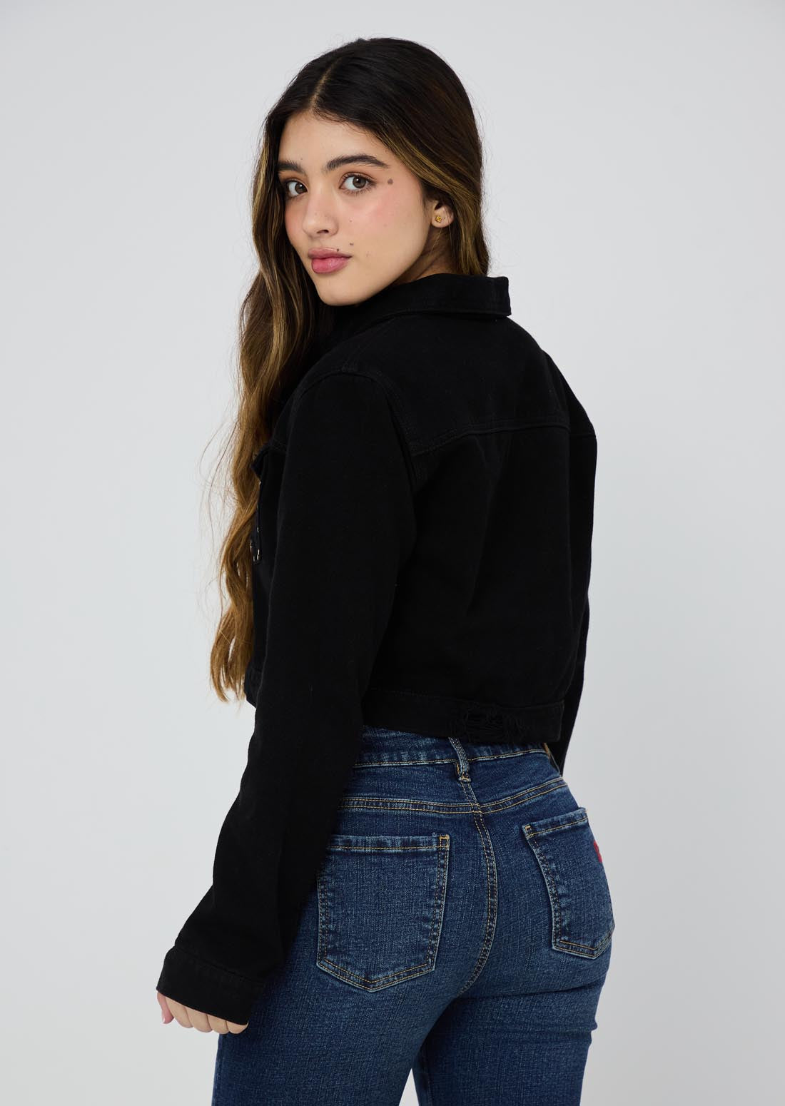 Chaqueta negra con apliques de piedras para jóvenes