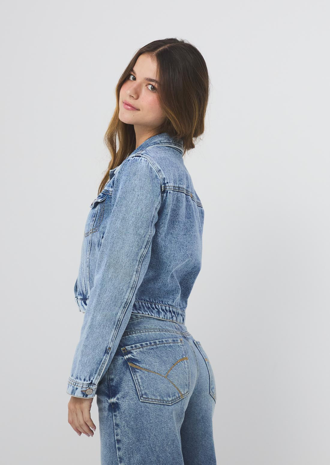 Chaqueta lavado claro con bolsillos para jóvenes