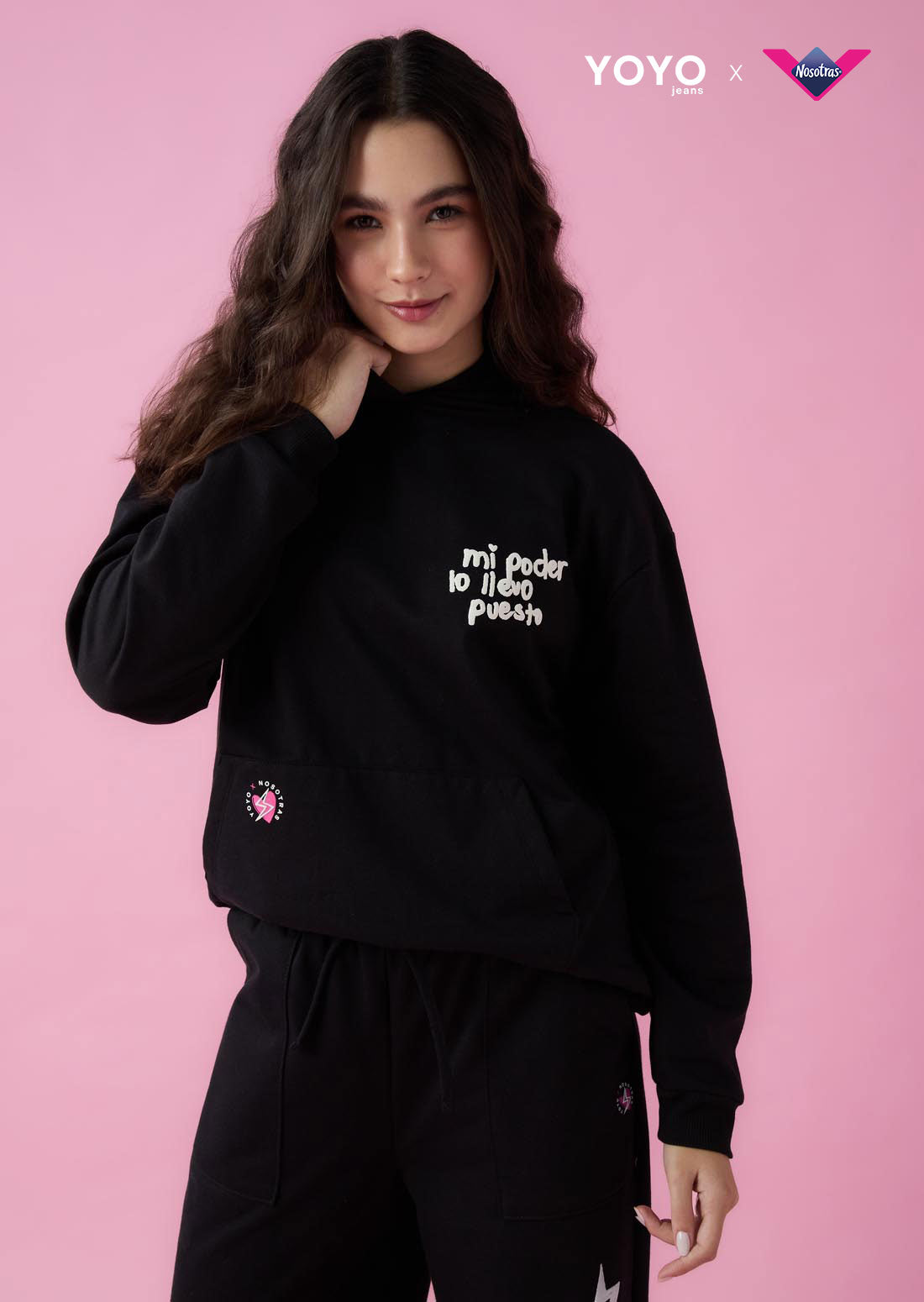 Chompa negra estampada en ambas caras Yoyo x Nosotras