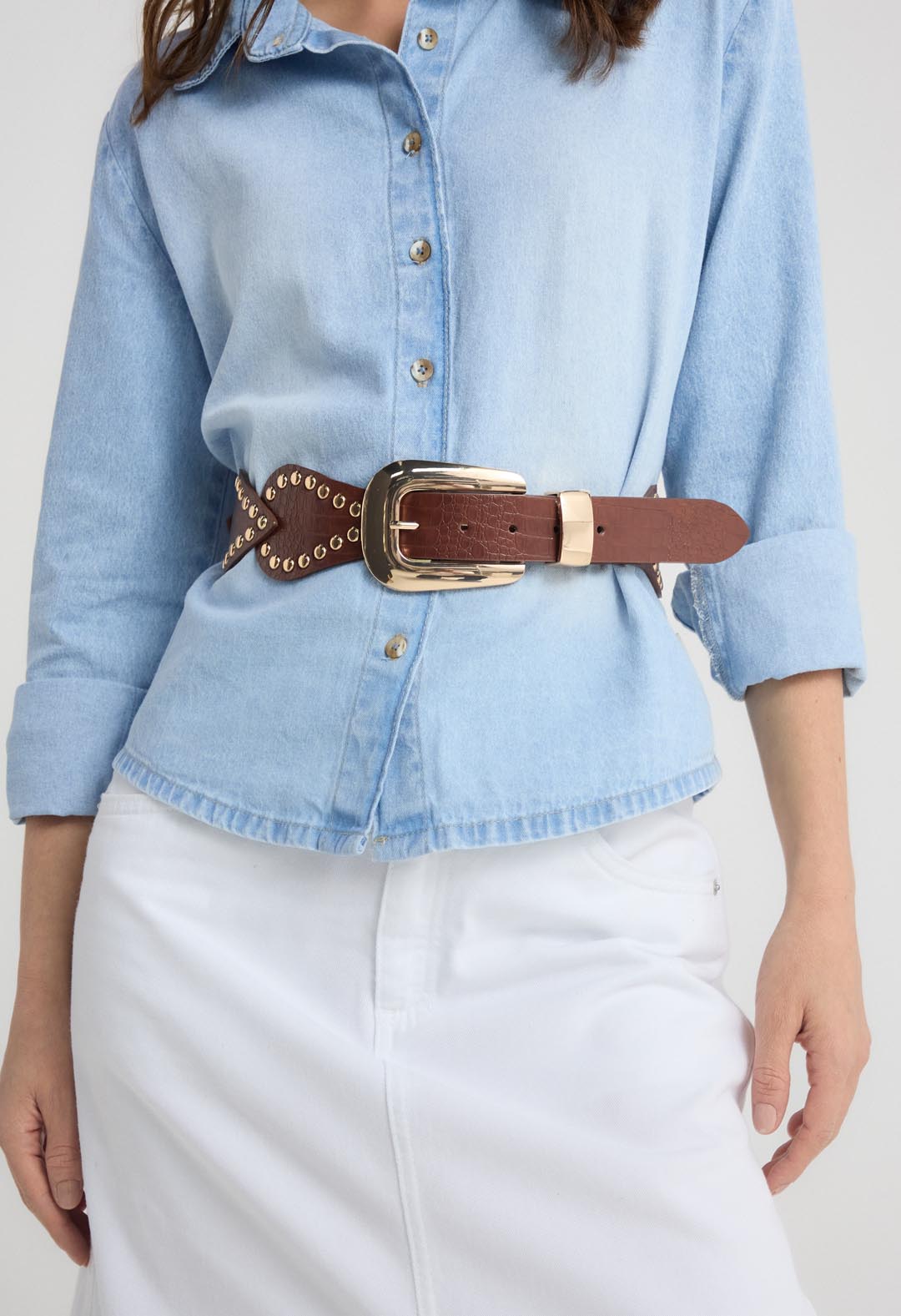 Cinturón café con taches