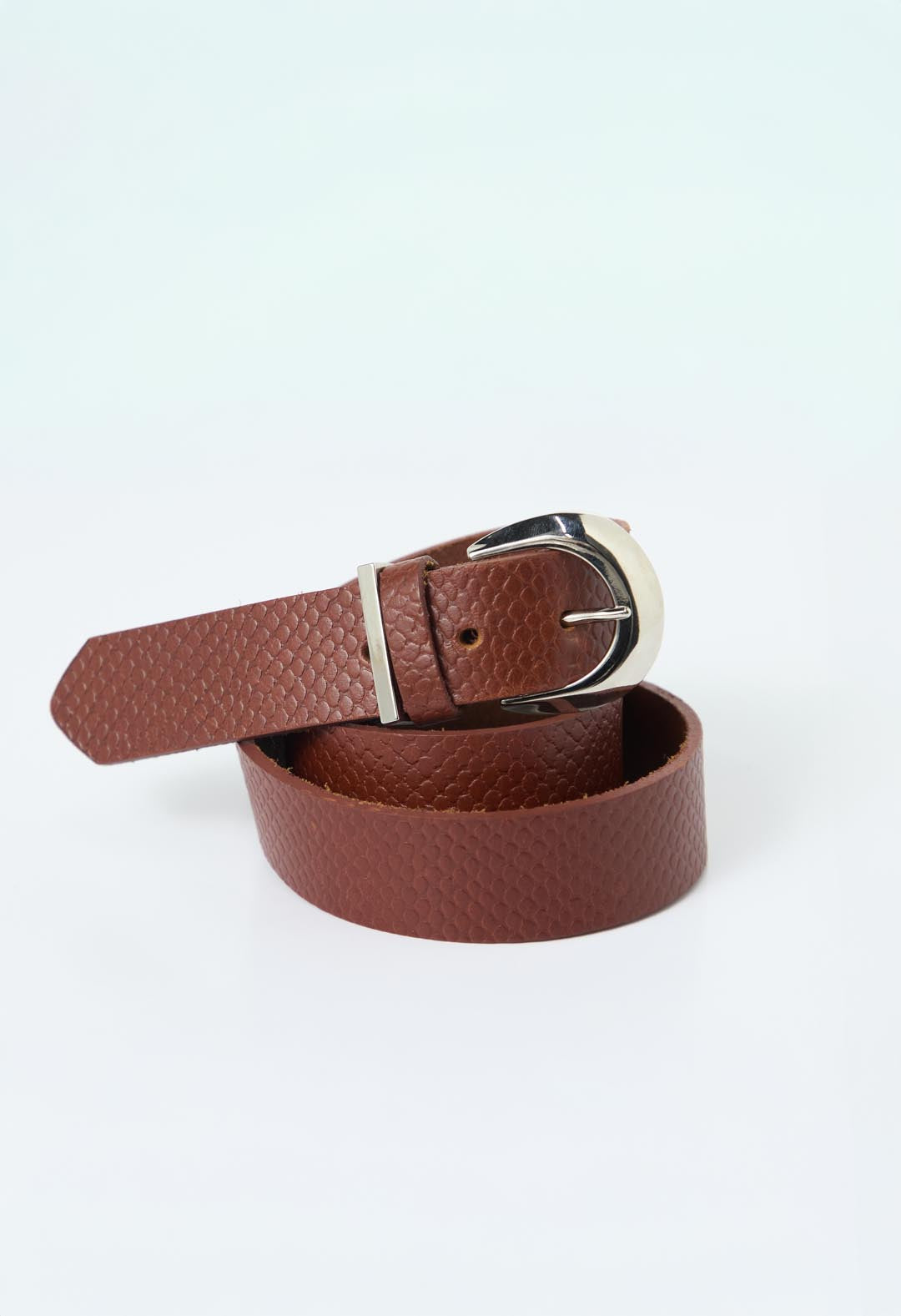 Cinturón miel con hebilla gruesa