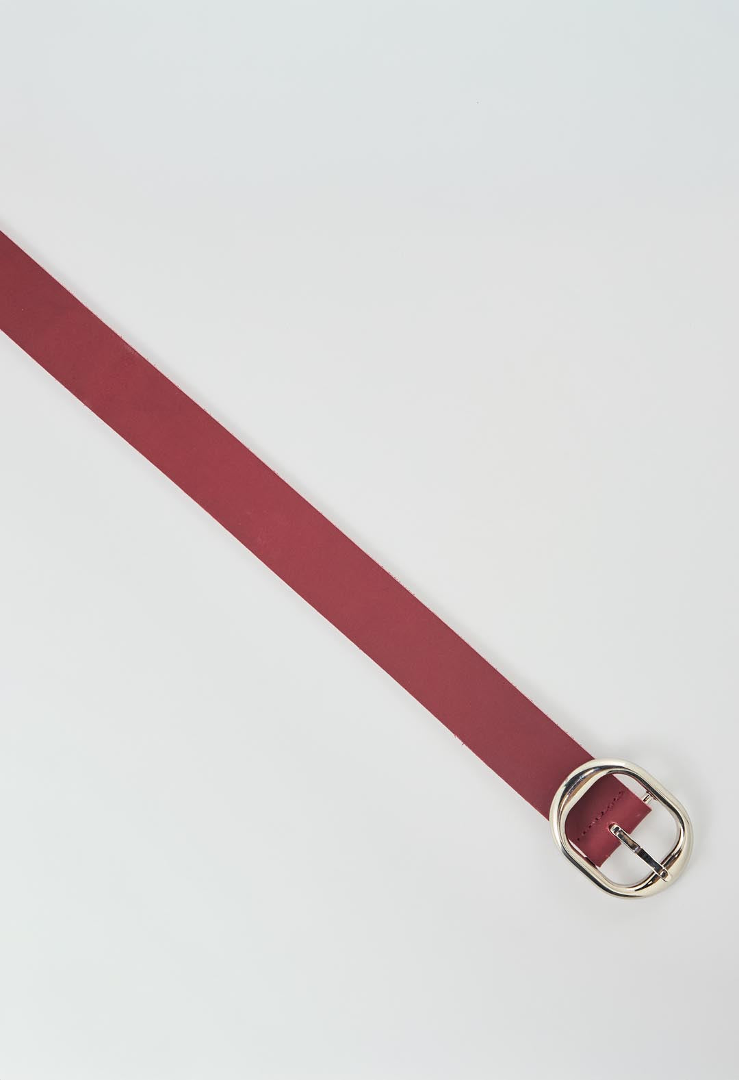 Cinturón vino con hebilla cuadrada