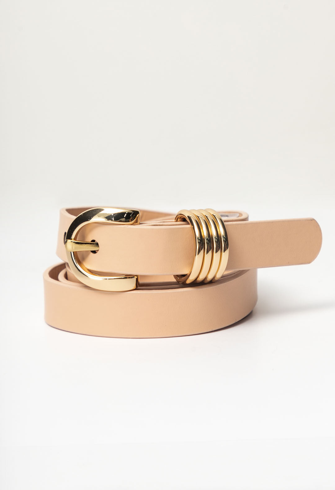 Correa beige con pasadores