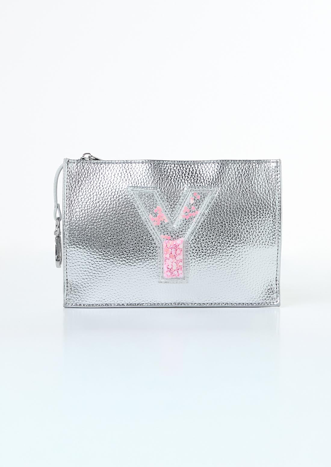 Cosmetiquera plateada con brillo