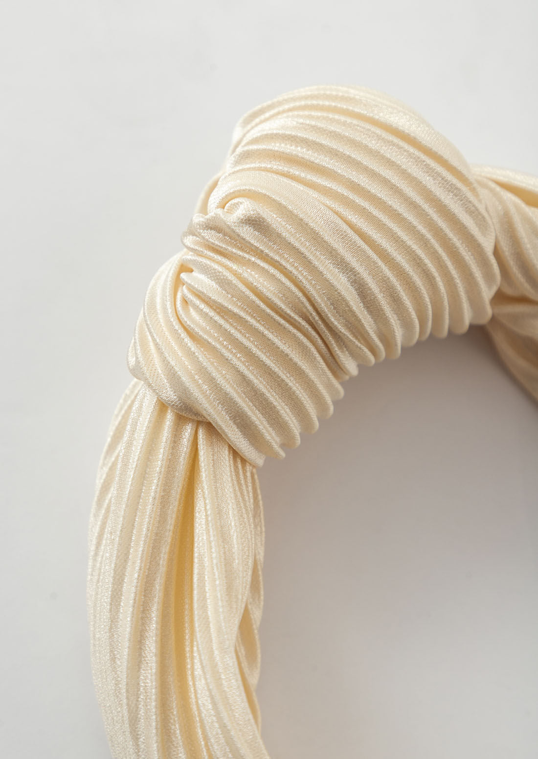 Diadema marfil tipo turbante