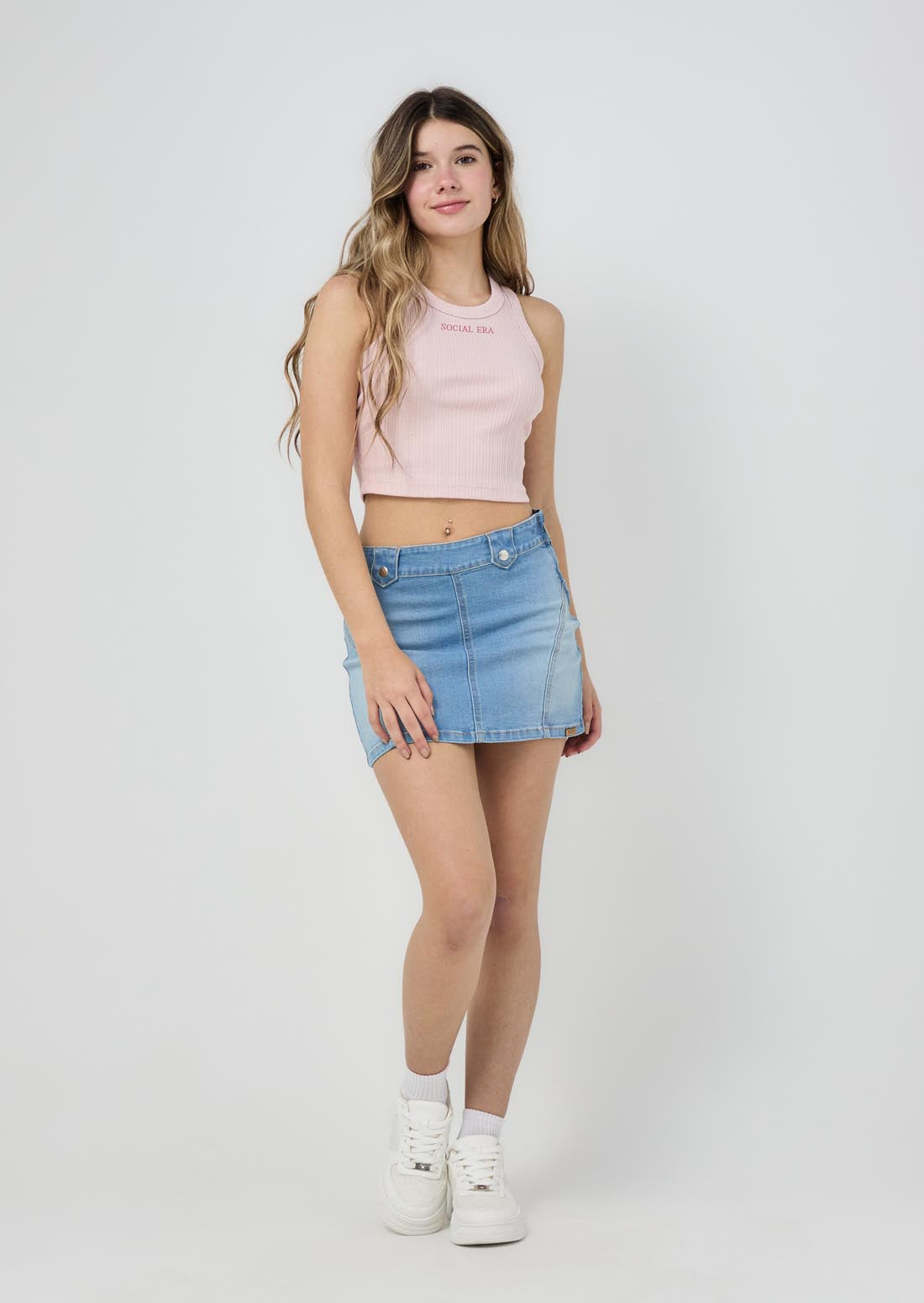 Falda lavado medio y tiro medio para jóvenes