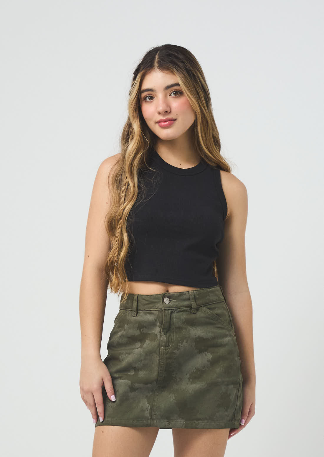 Falda verde efecto camuflado para jóvenes