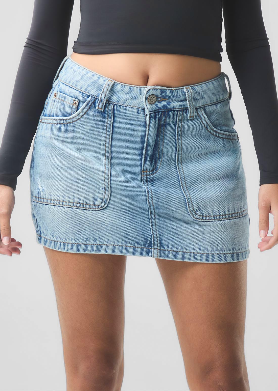 Falda short tono medio y tiro alto para jóvenes