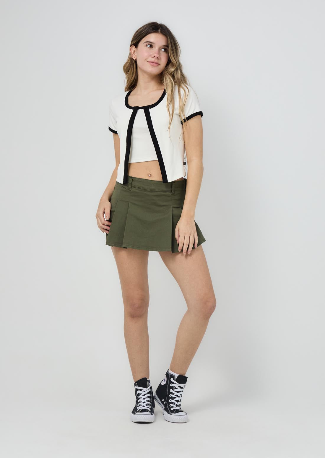Falda short verde militar tiro medio para jóvenes
