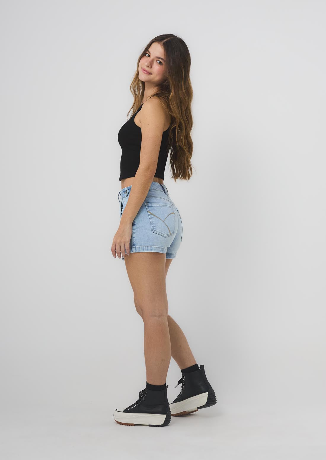 Falda short lavado claro para jóvenes