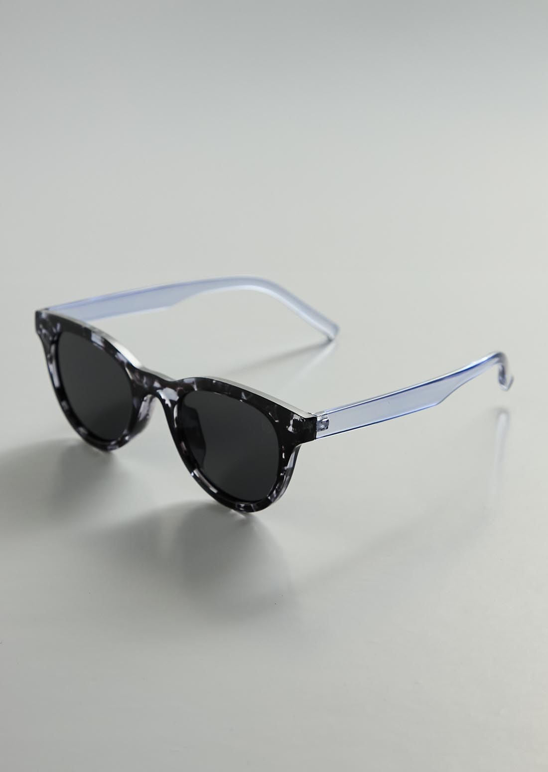 Gafas lila con bloque de color