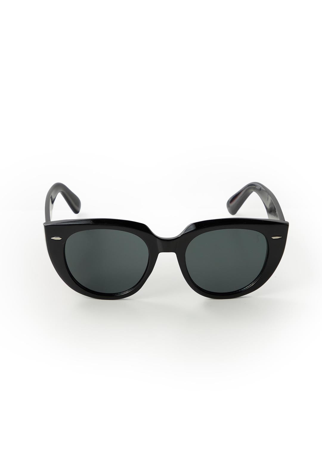 Gafas negras con marco grueso