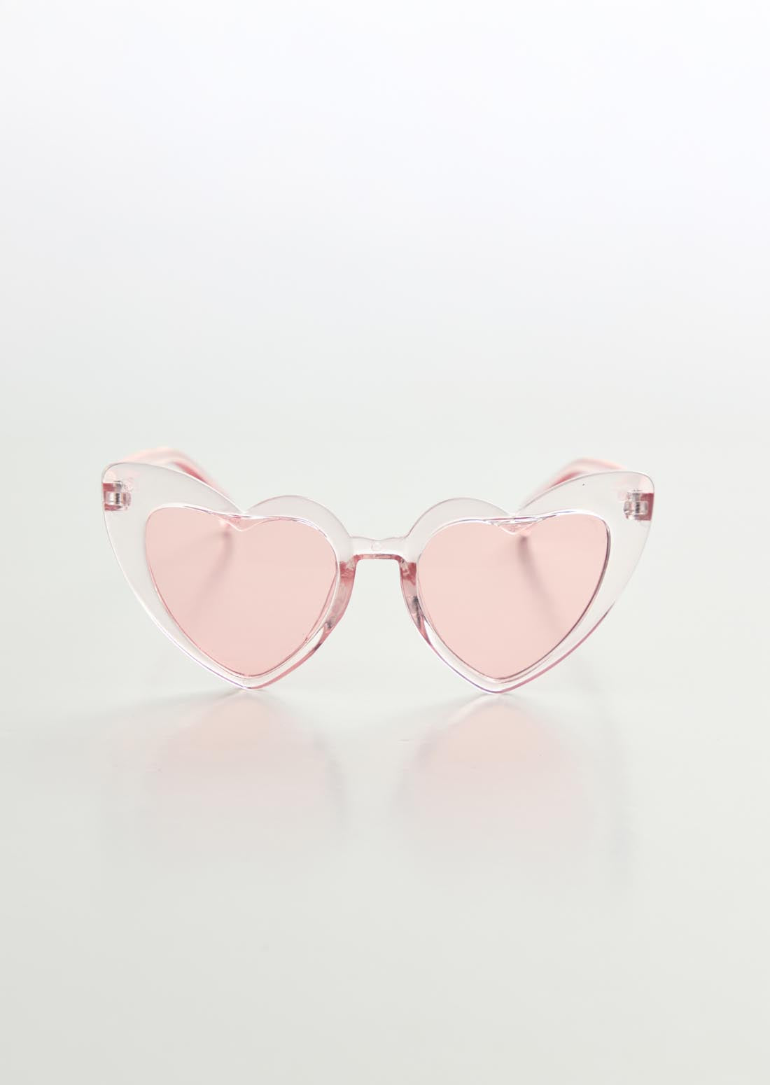 Gafas de sol rosa en forma de corazón