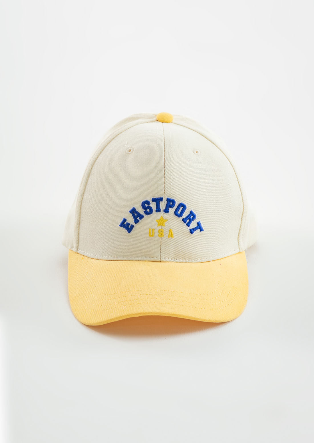 Gorra amarilla con bordada en frente para jóvenes