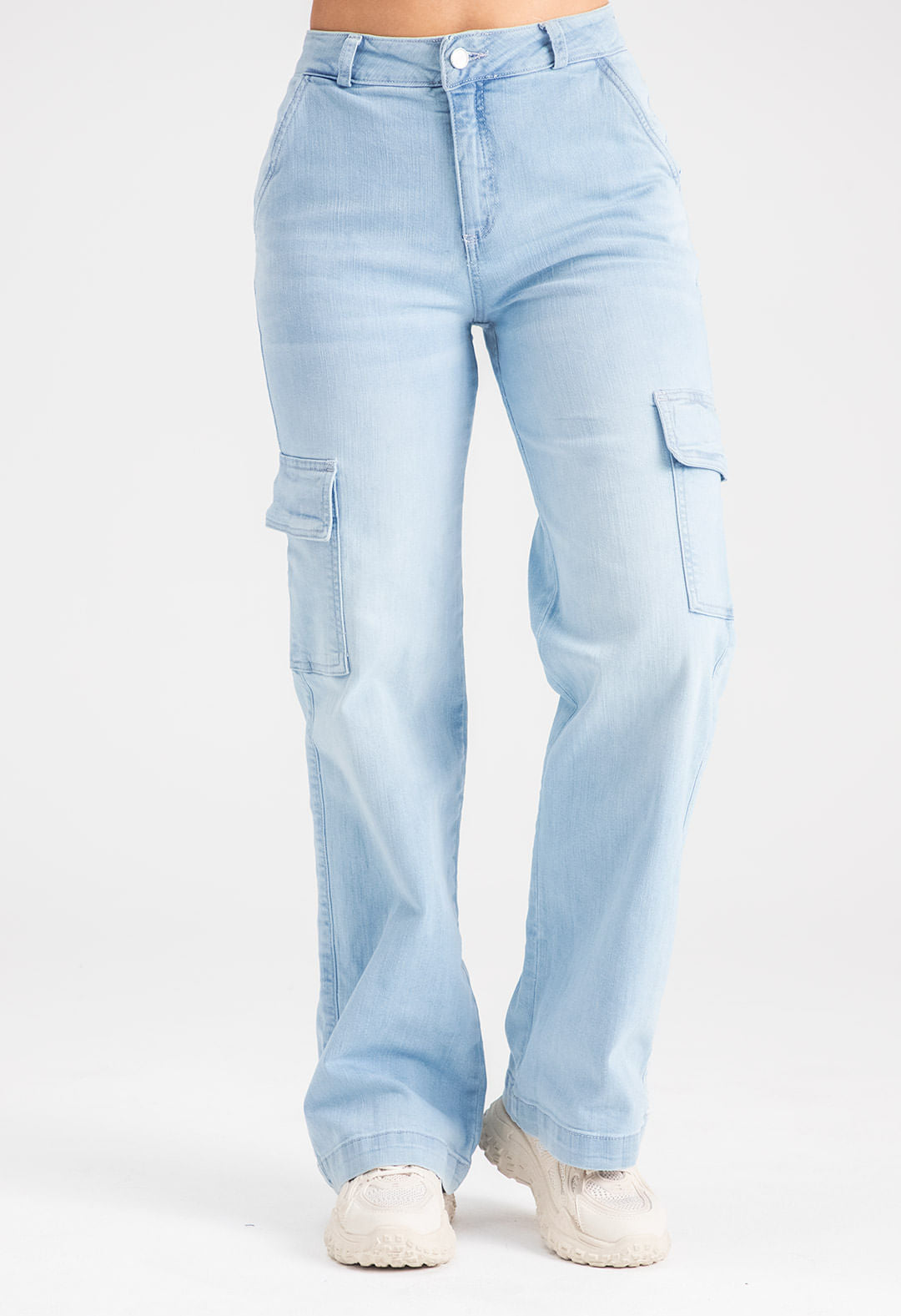 Jean cargo claro con bota recta para mujeres