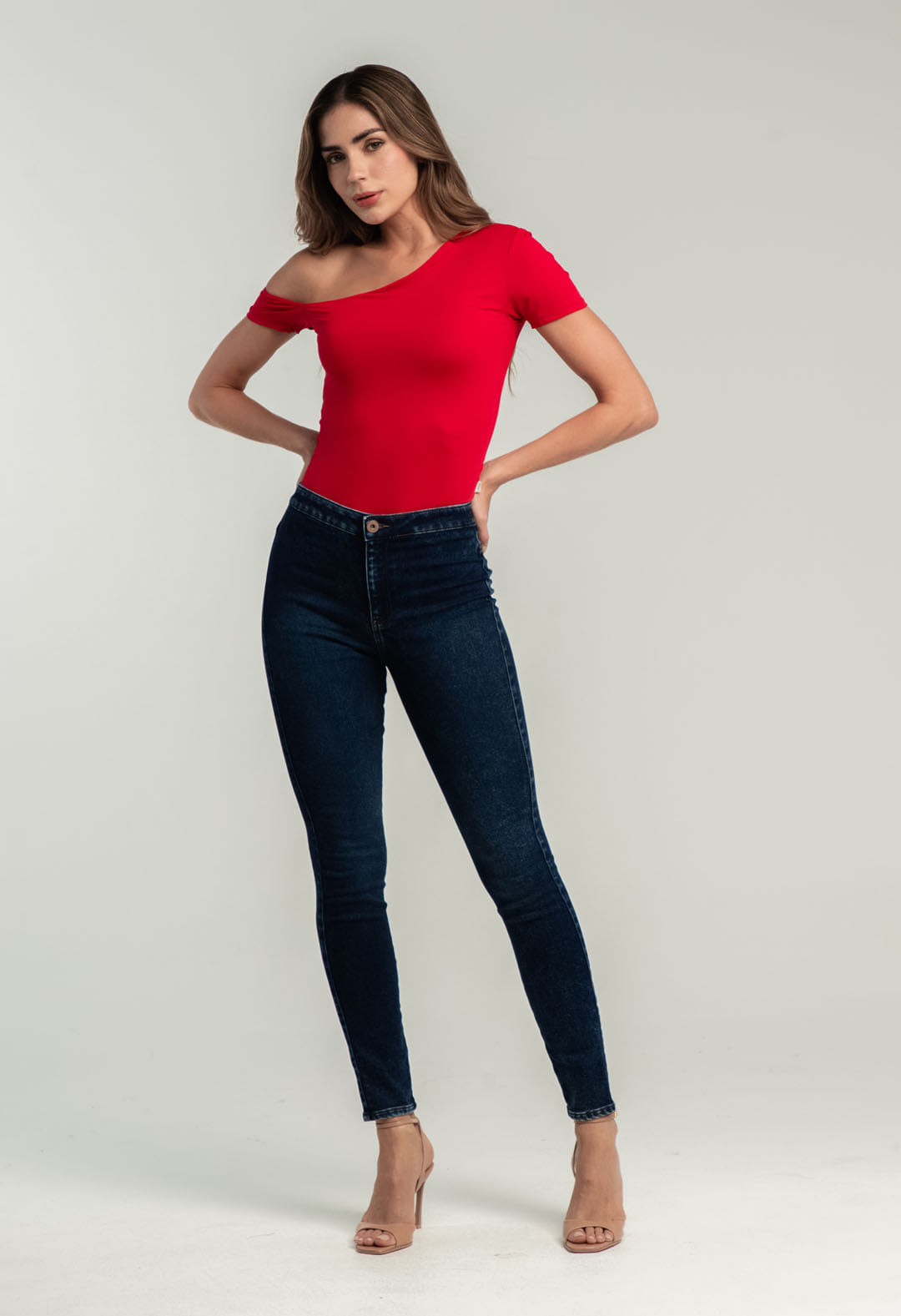 Jean elastik medio con bolsillos decorativos para mujeres