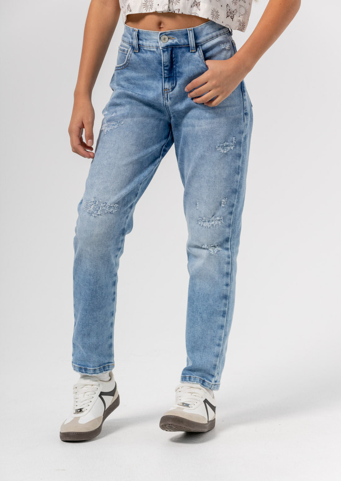 Jean mom jean azul medio y tiro alto para niñas