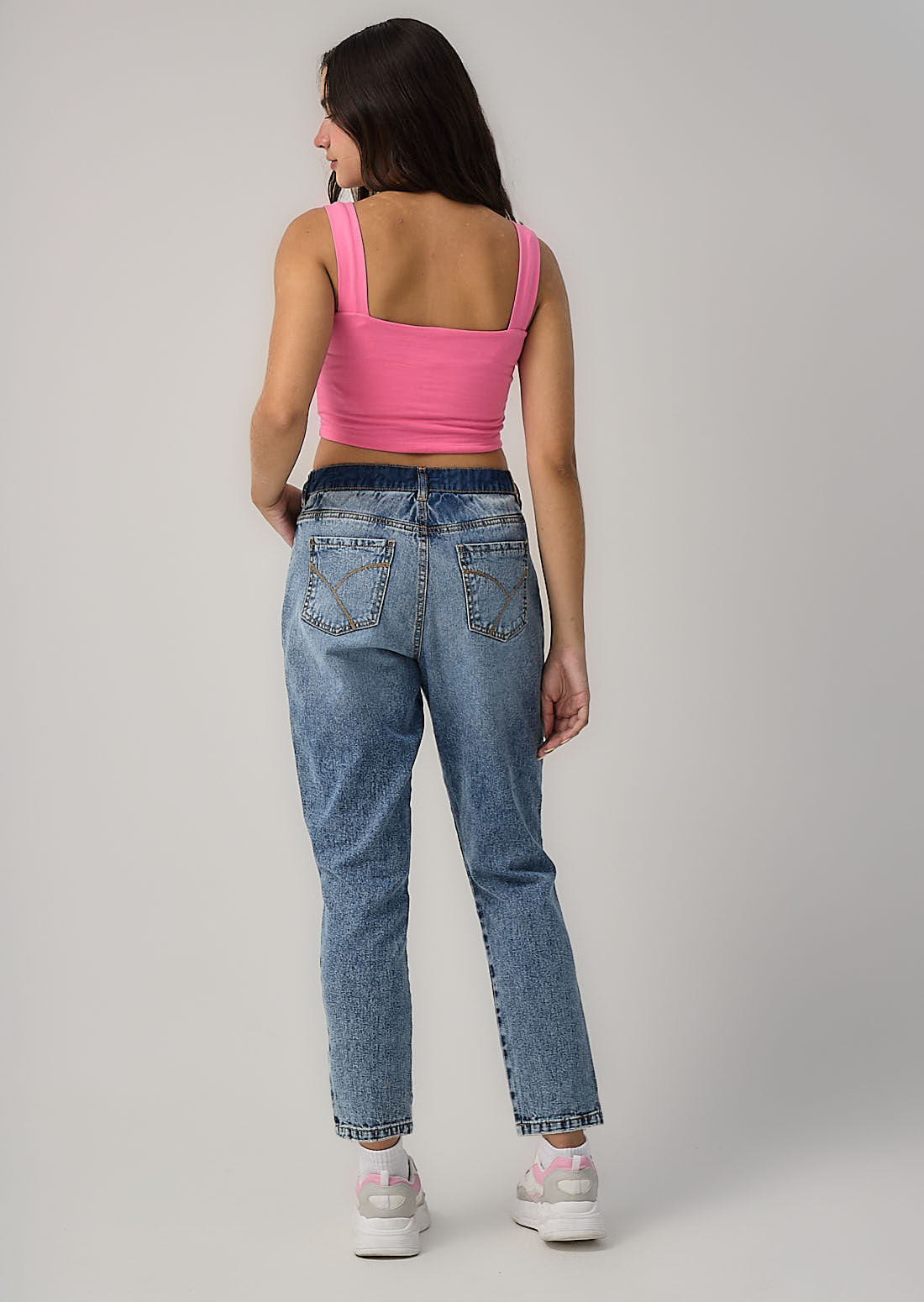 Jean mom jean medio con bota tubo para adolescentes