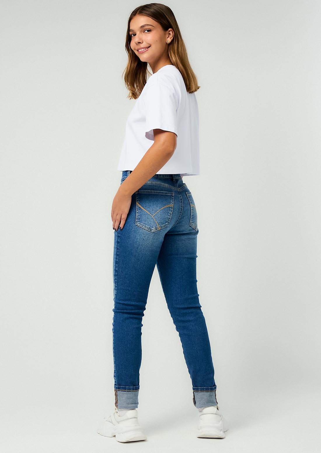 Jean cool medio oscuro tiro alto para jóvenes