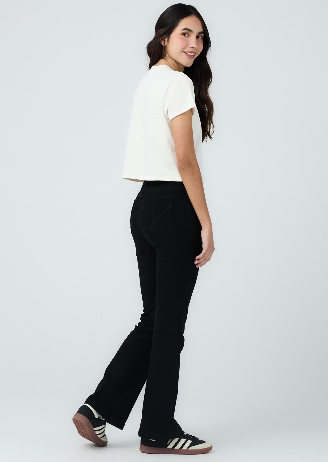 Jean tejano negro bota ancha para jóvenes