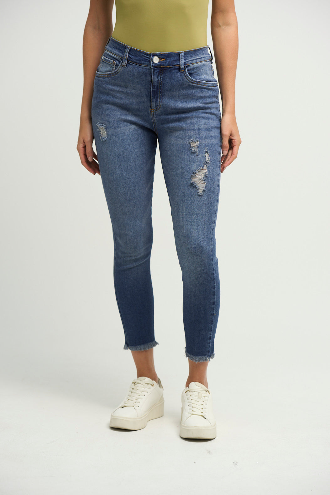 Jean vaquero azul medio con rotos para mujeres