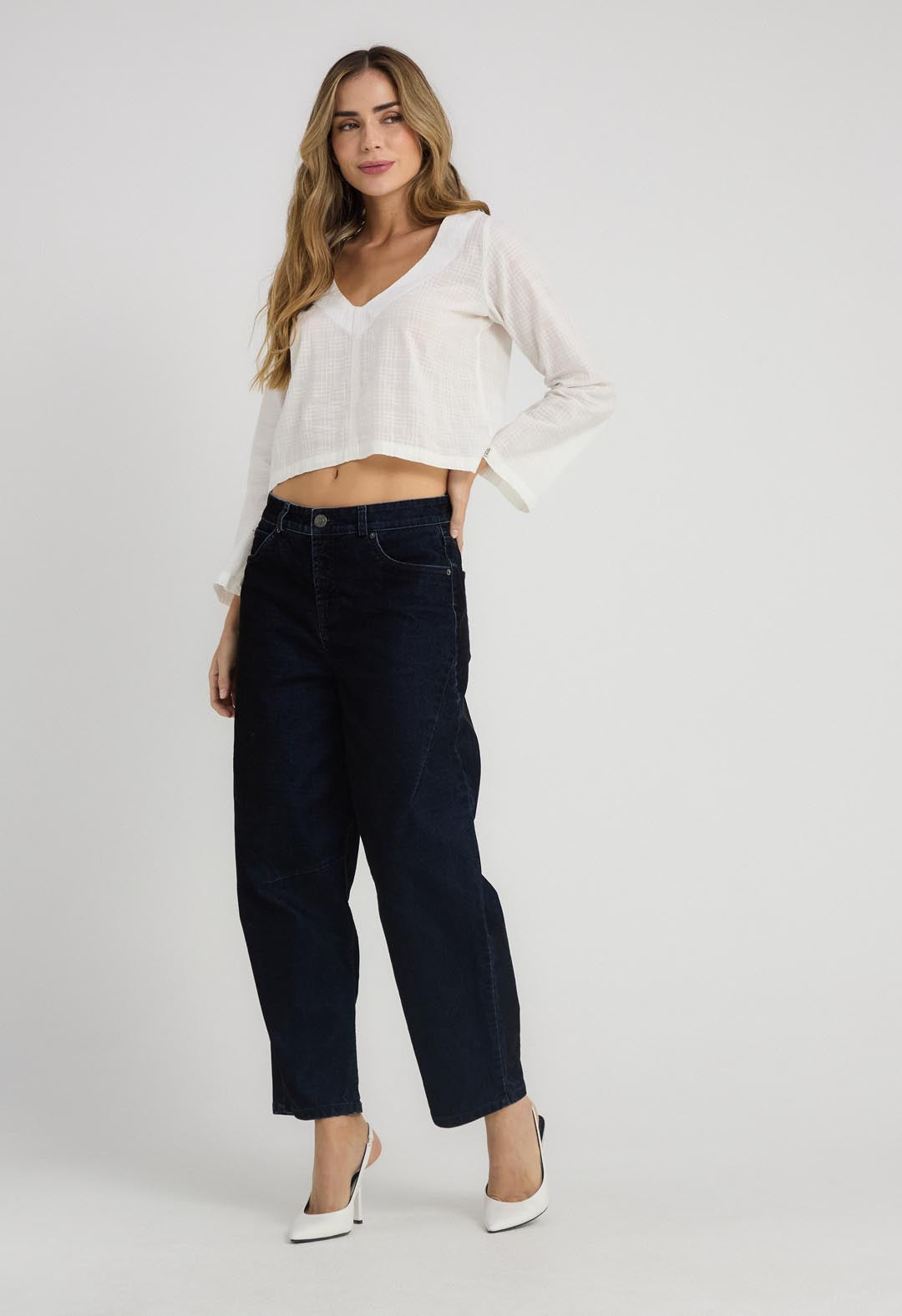 Jean baggy oscuro con pinzas para mujer