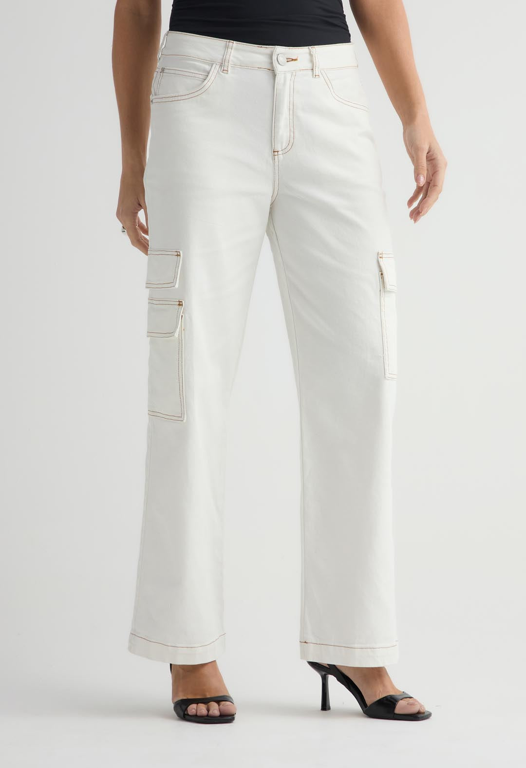 Pantalón cargo blanco tiro alto para mujer