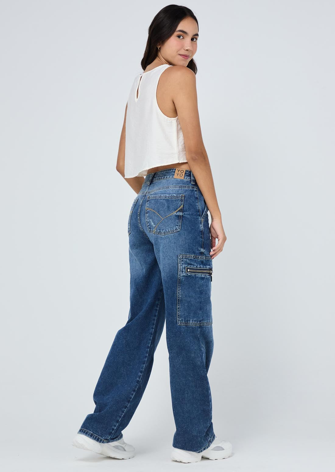 Jean cargo medio oscuro tiro alto para jóvenes