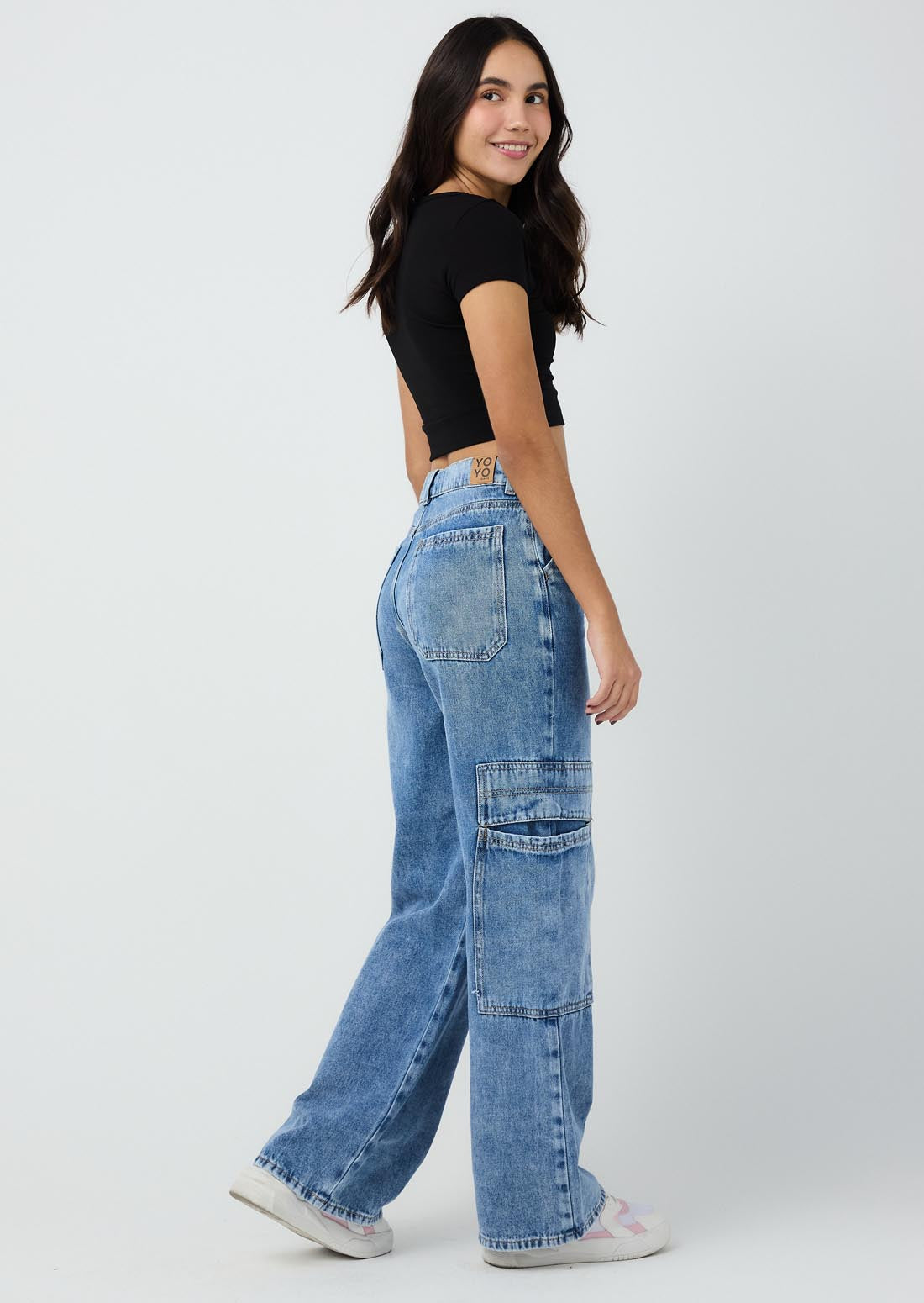 Jean cargo medio tiro alto para jóvenes