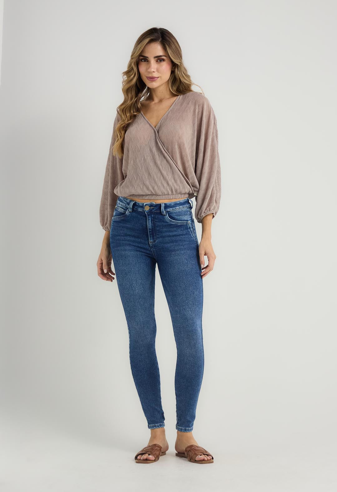 Jean elastik oscuro bota tubo para mujer