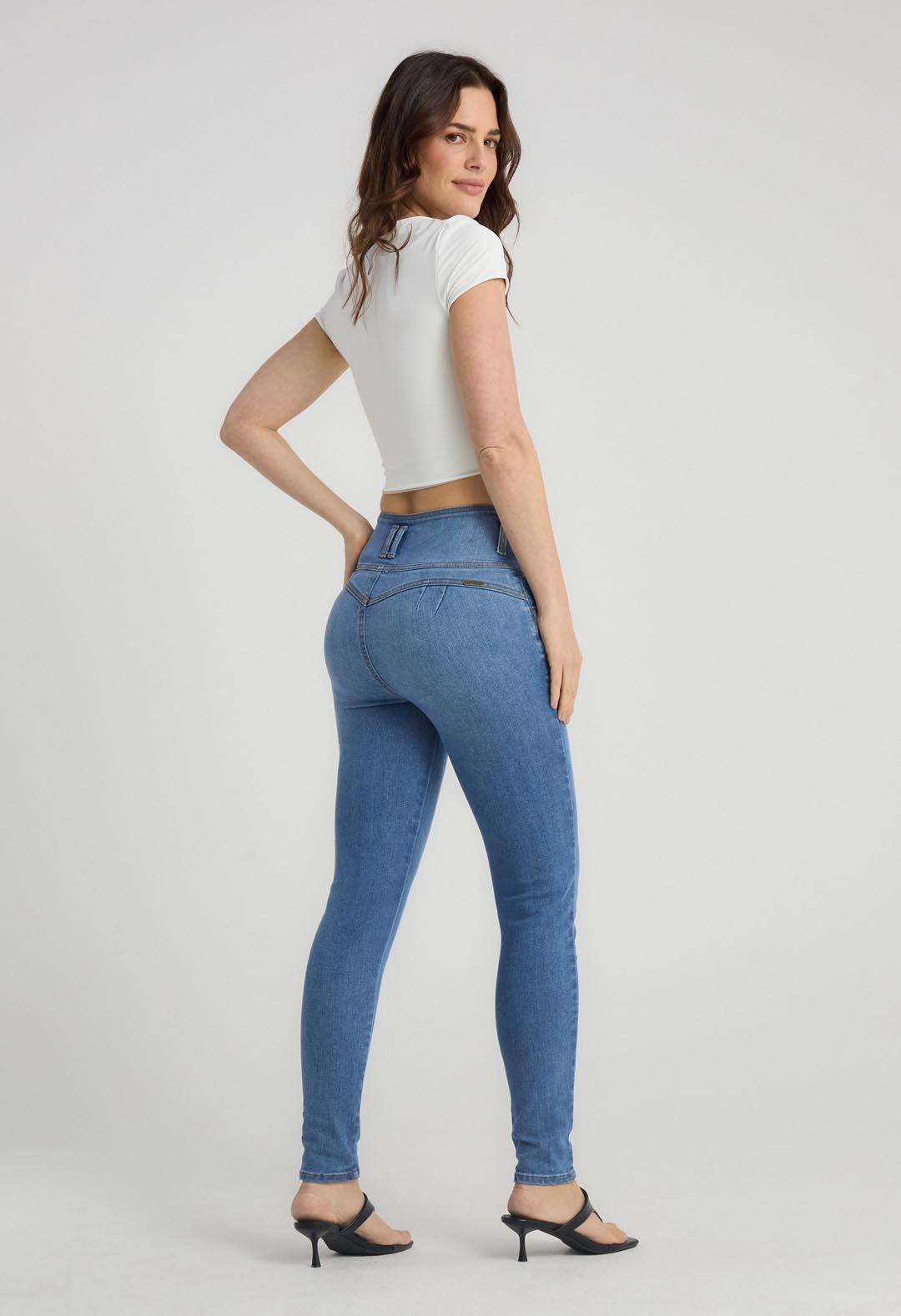 Jean escultor medio con apliques para mujer