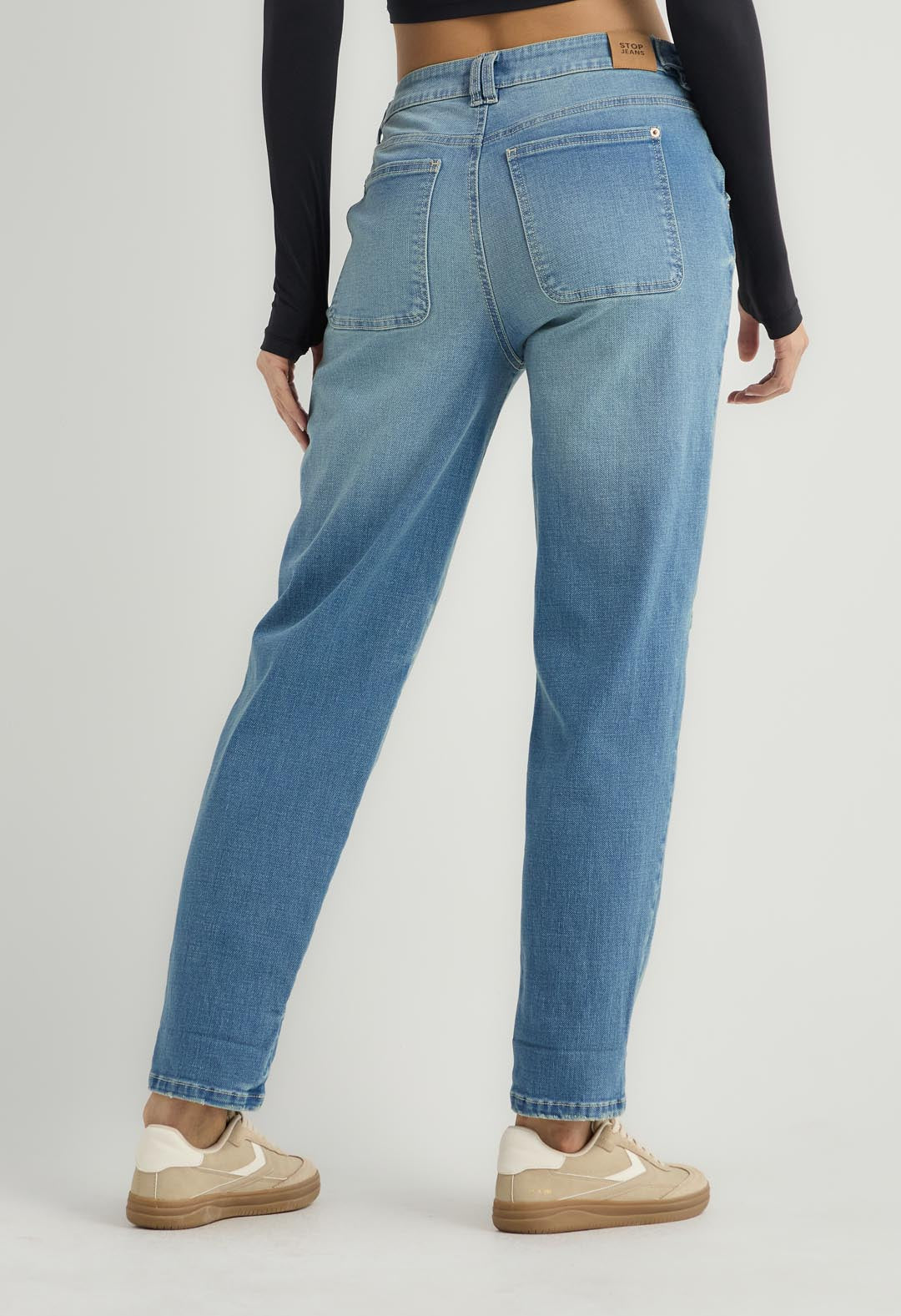 Jean mom jean medio tiro alto para mujer