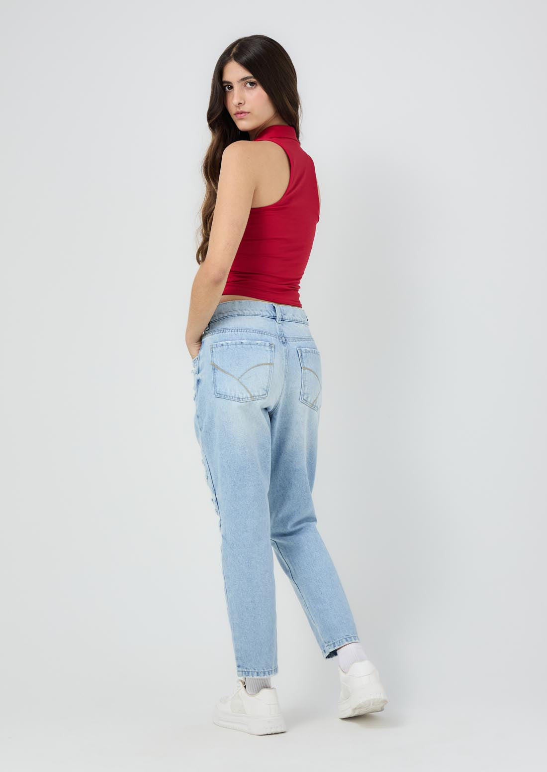 Jean mom jean lavado claro con rotos para jóvenes