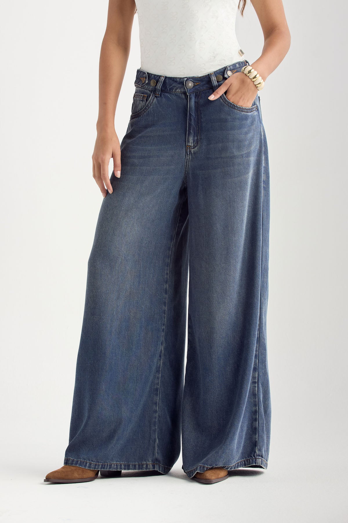 Jean palazzo medio oscuro de tiro alto para mujer