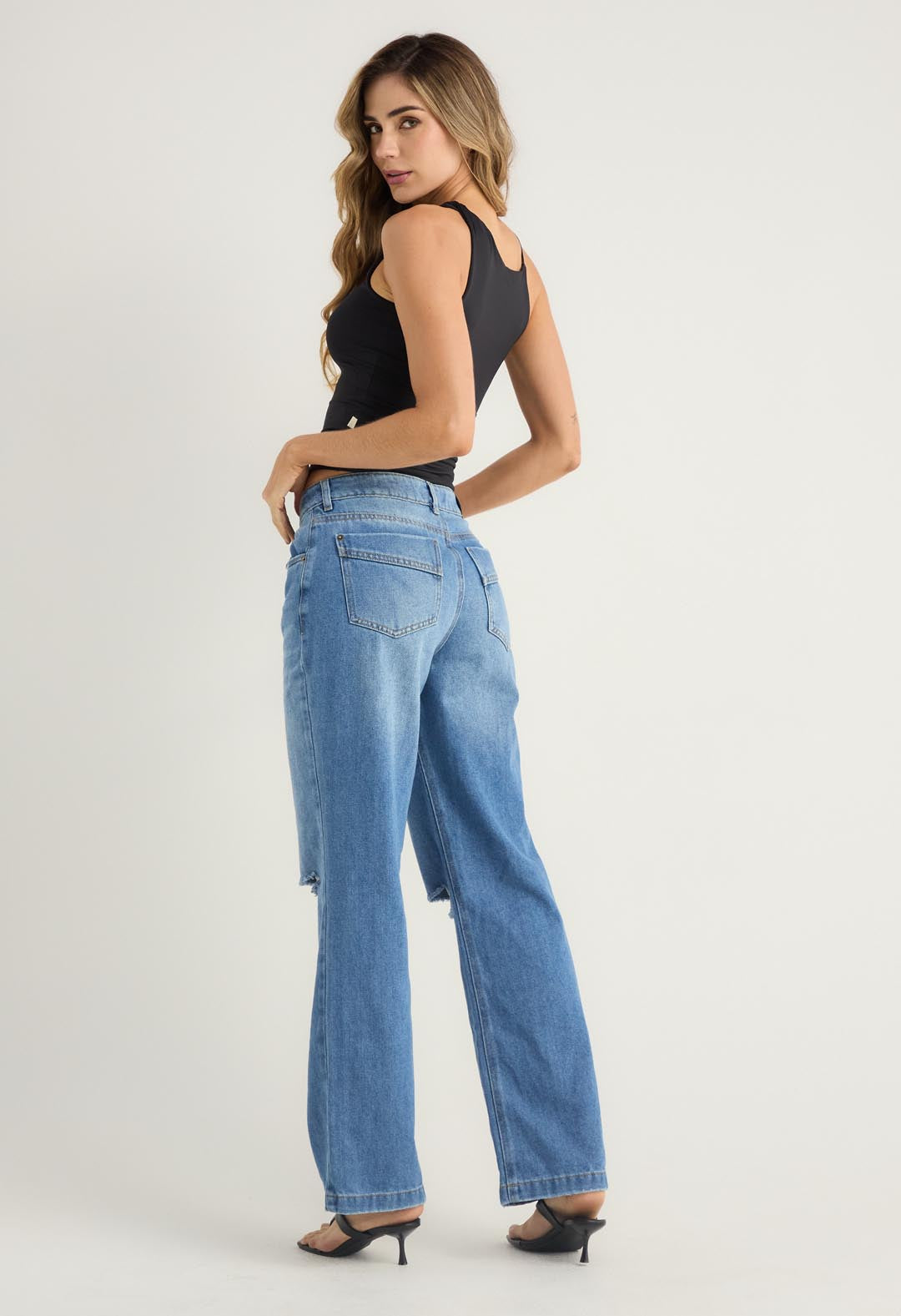 Jean retrojean medio con desgaste para mujeres