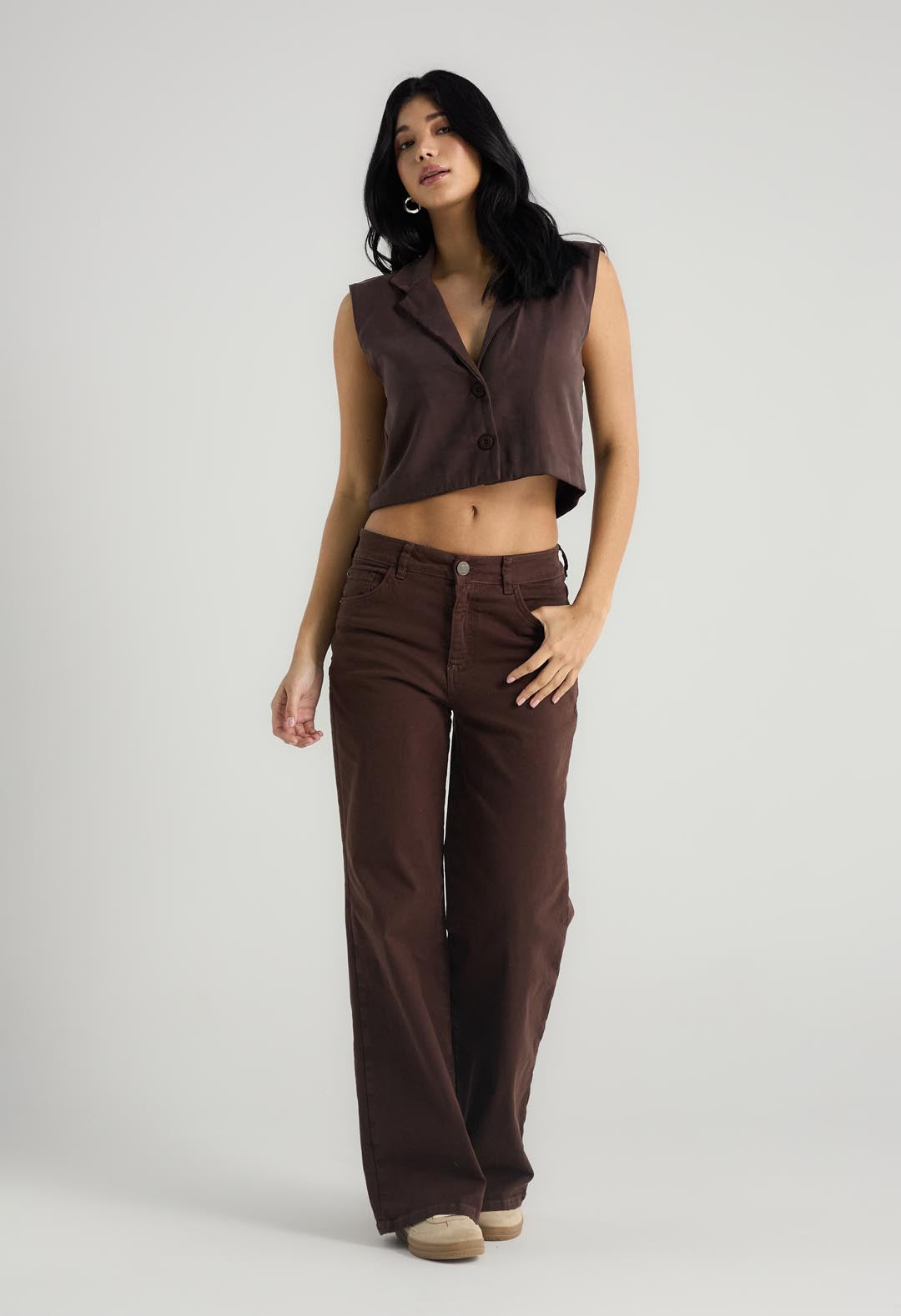 Jean retro chocolate con bota amplia para mujer