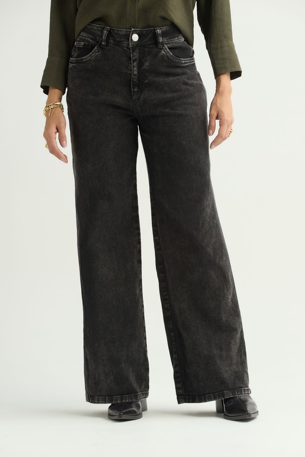 Jean retro negro con cortes laterales para mujer