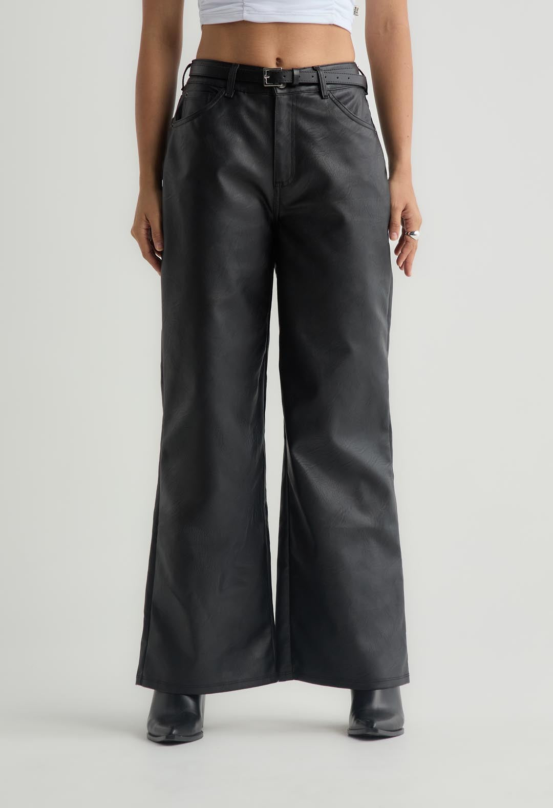 Pantalón negro con correa para mujer