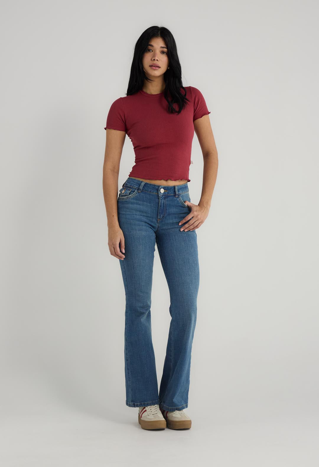 Jean tejano levantacola medio y bota ancha para mujer