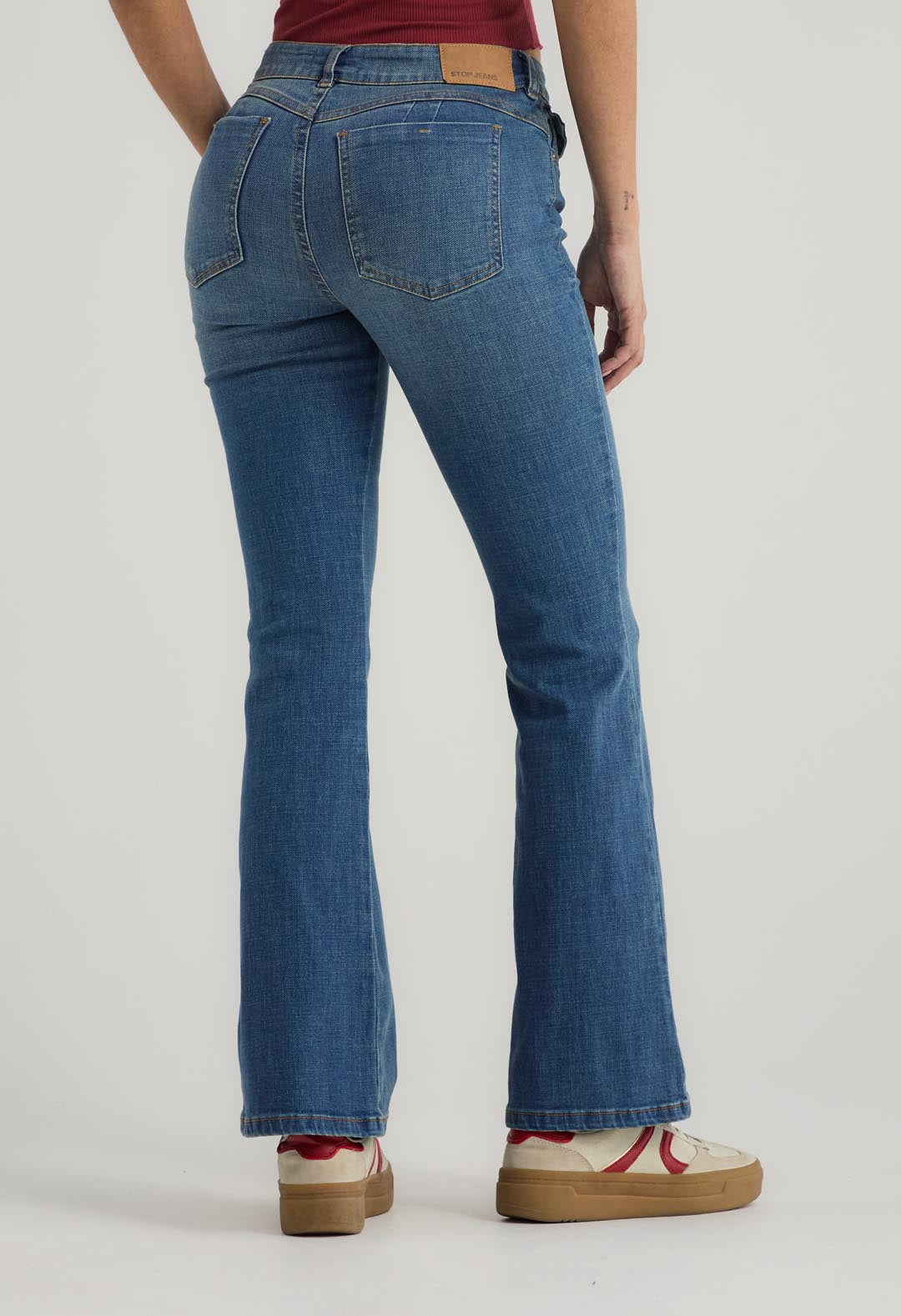 Jean tejano levantacola medio y bota ancha para mujer