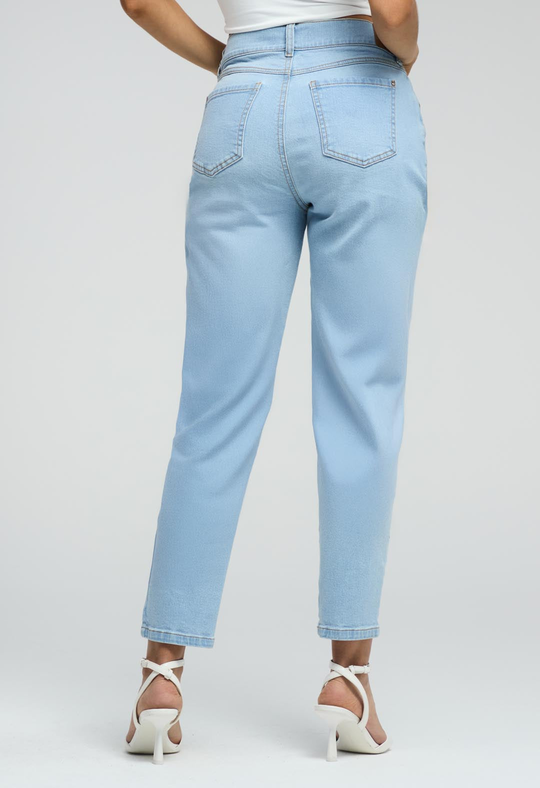 Jean vaquero claro con detalle para mujeres