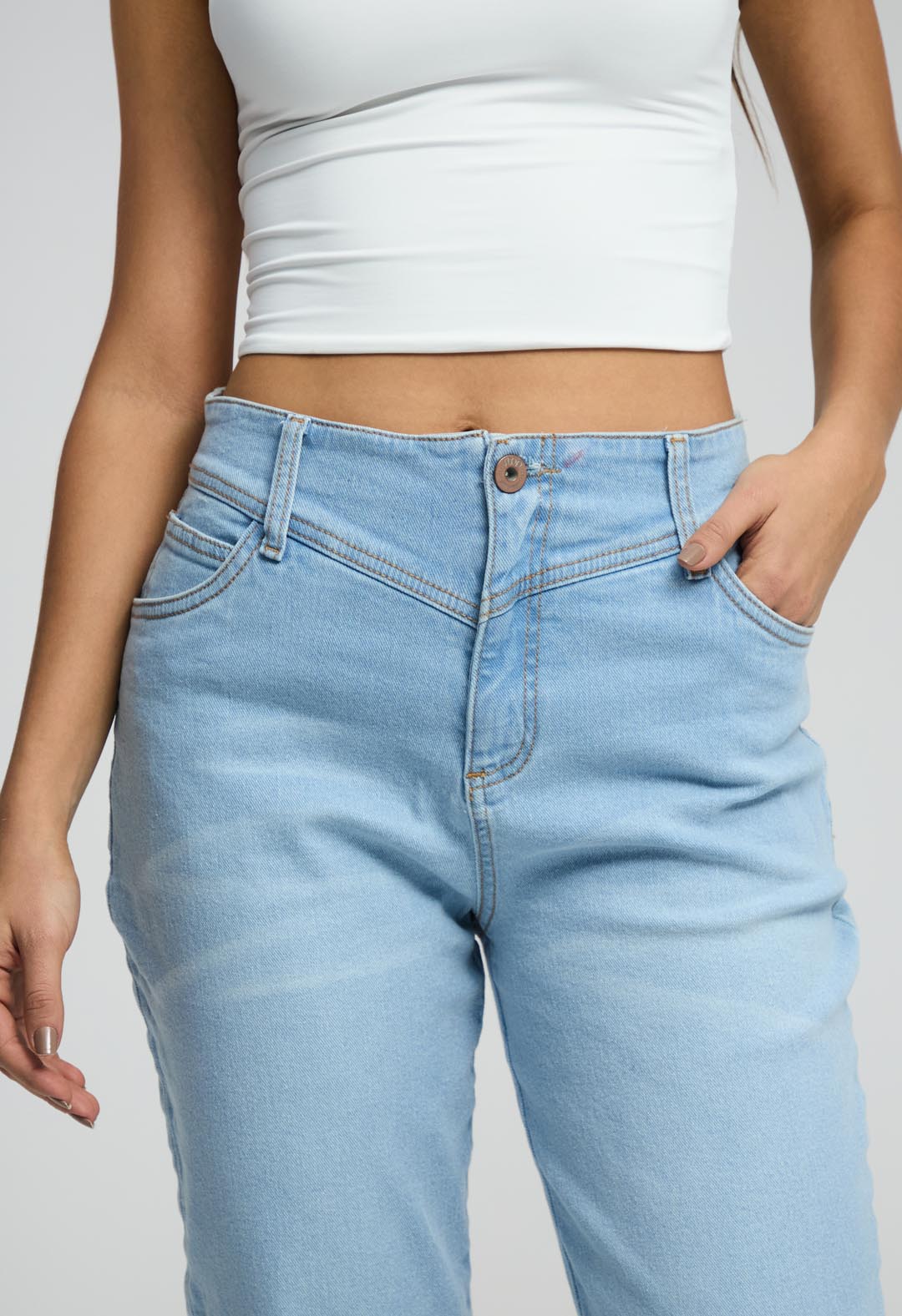 Jean vaquero claro con detalle para mujeres