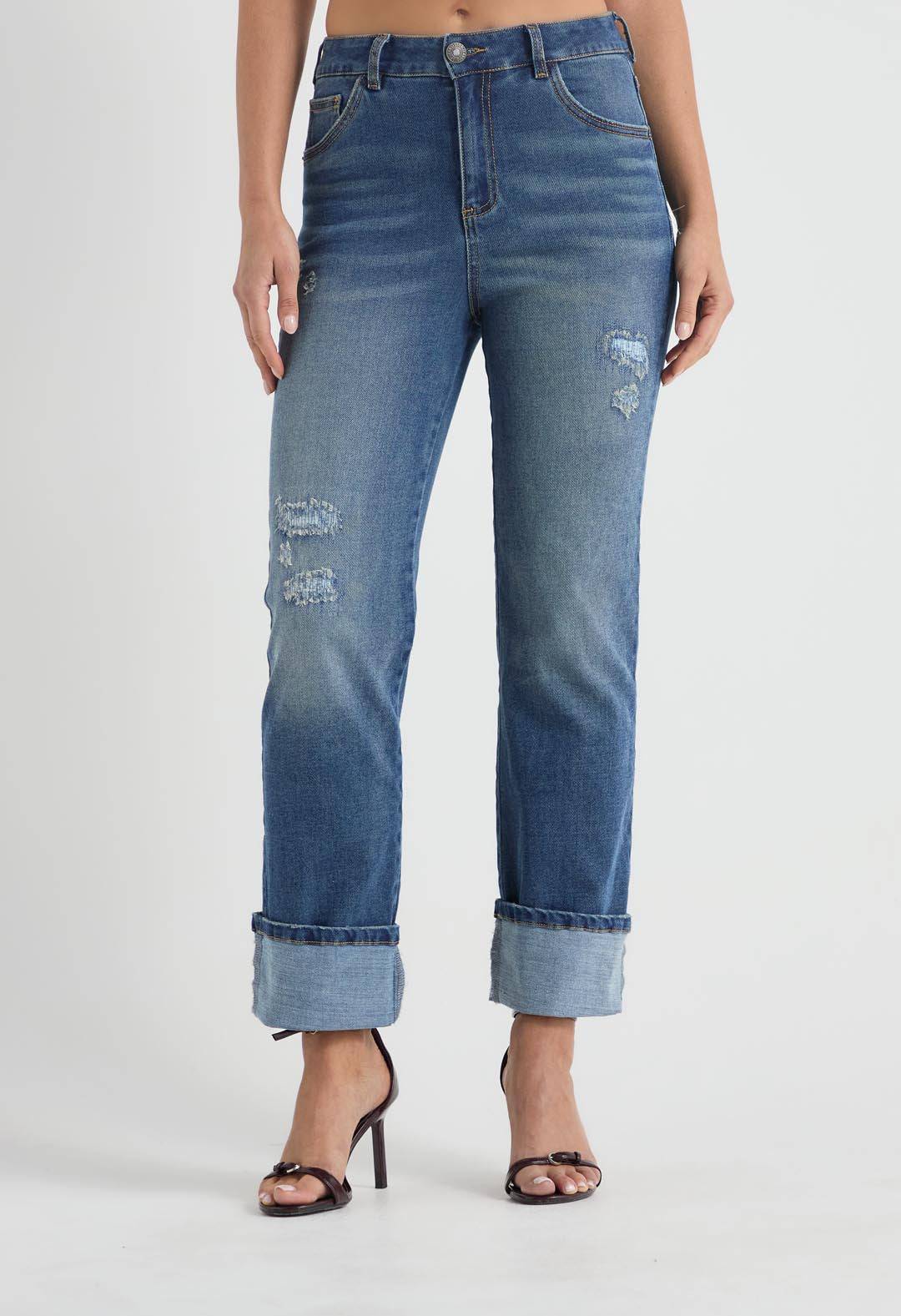 Jean vaquero lavado medio y bota recta para mujer