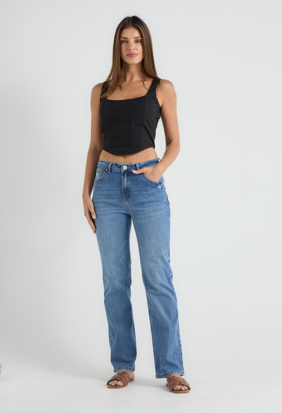 Jean vaquero medio con bota recta para mujeres