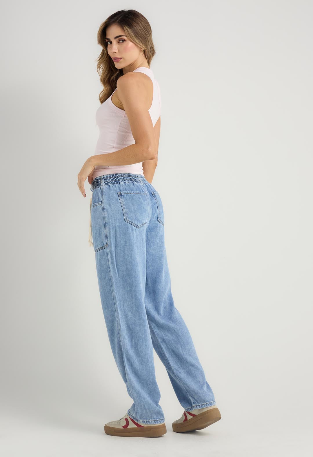 Jogger claro con tapas en delantero para mujeres