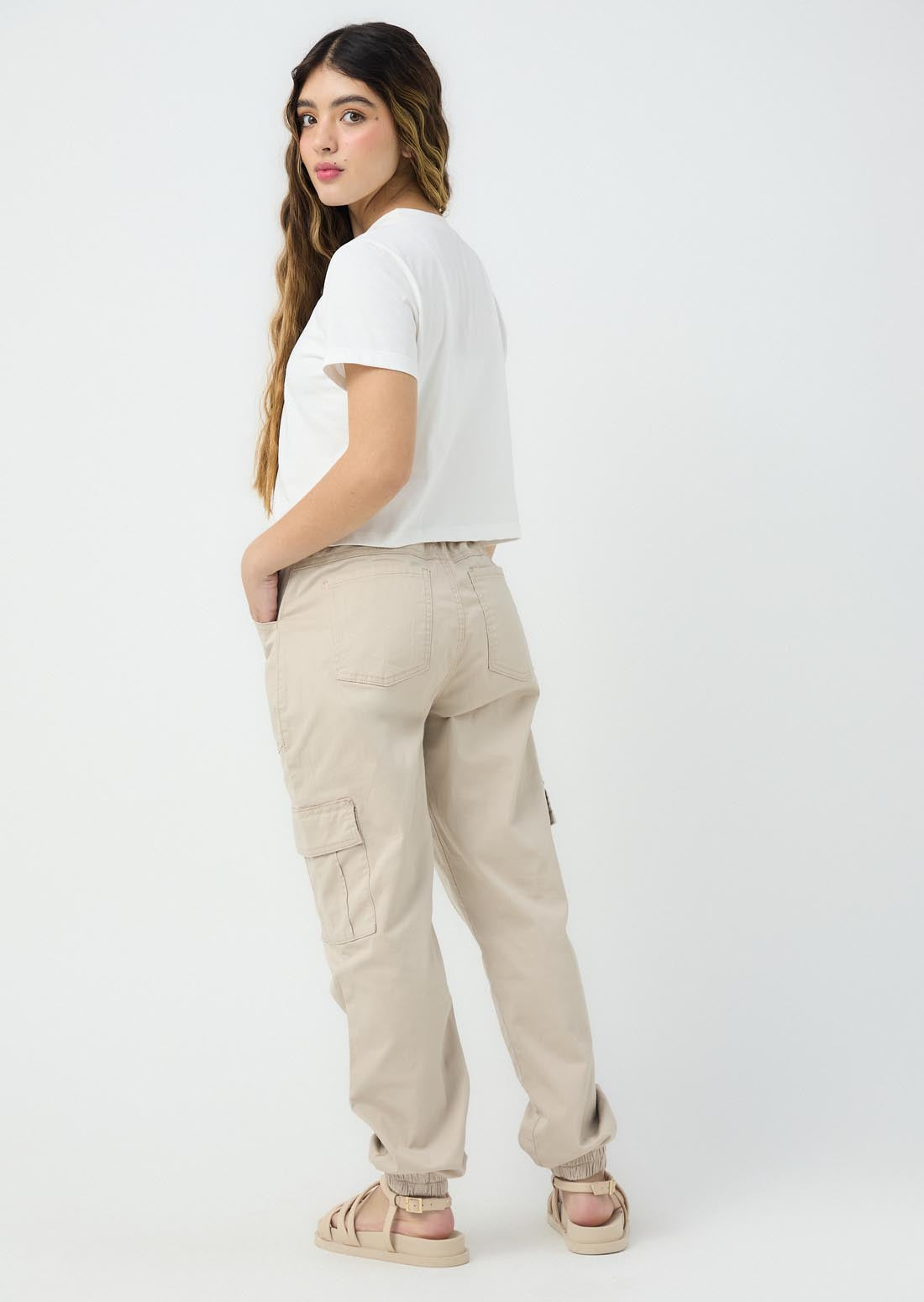 Jogger arena tiro alto y fondo entero para jóvenes