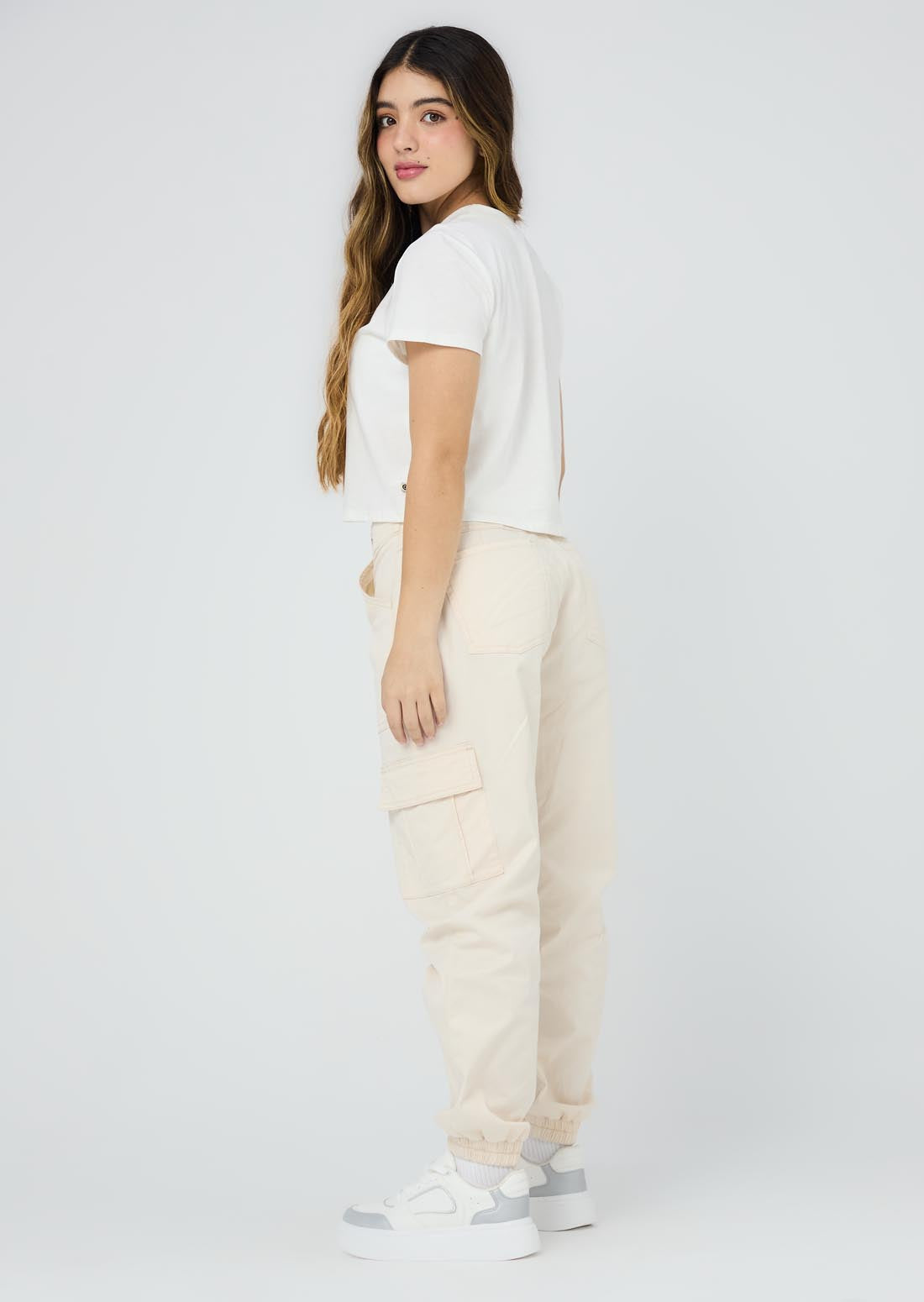 Jogger vainilla tiro alto y fondo entero para jóvenes