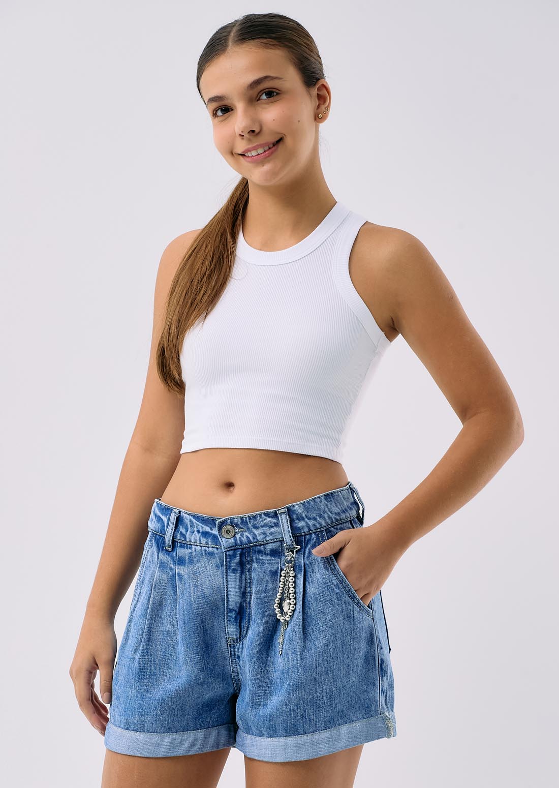 Llavero plateado con charms