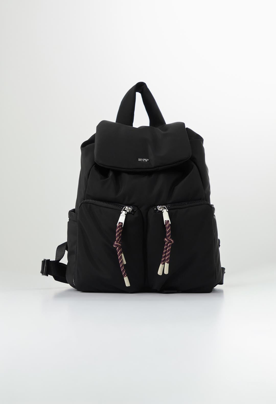 Morral negro con bolsillos en frente